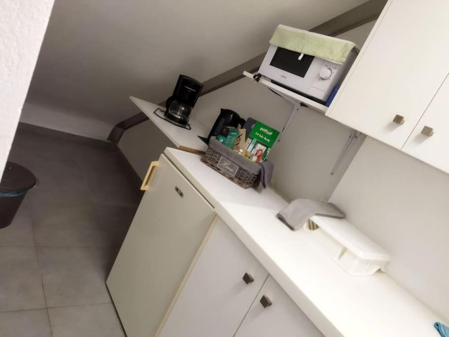 Cozy Apartment Near To The Airport Kouvarás Zewnętrze zdjęcie