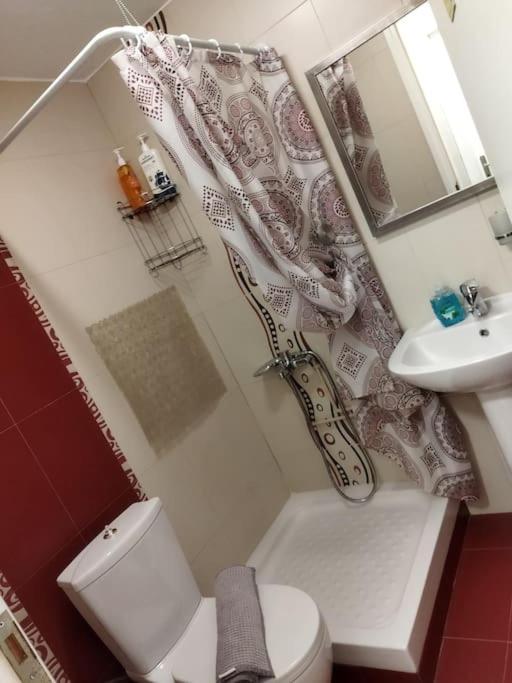 Cozy Apartment Near To The Airport Kouvarás Zewnętrze zdjęcie